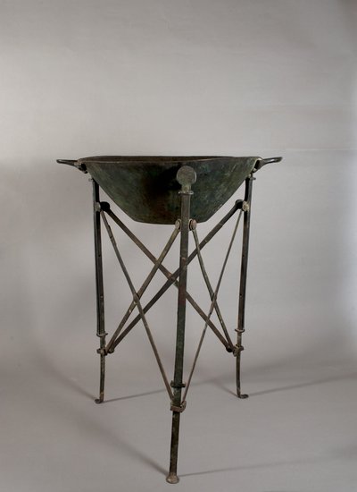 Tripode con bacino (bronzo) da Roman